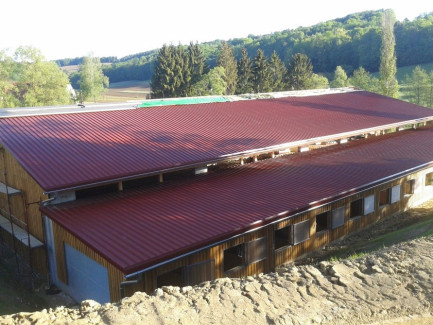 Wohnhaus gebäude, Hallenbau